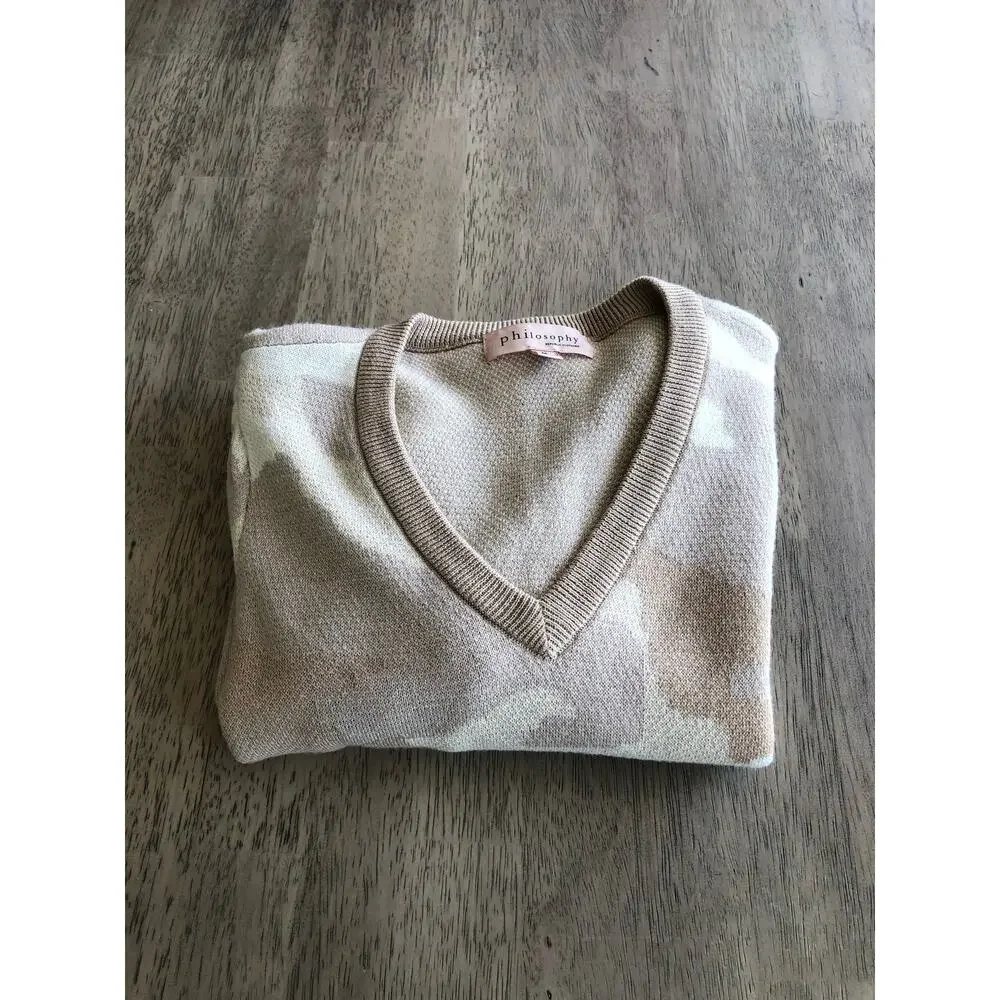 Philosophy Cream and Tan Camo V- Neck Sweater - M
